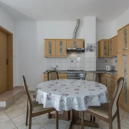 Marian * Bužinija